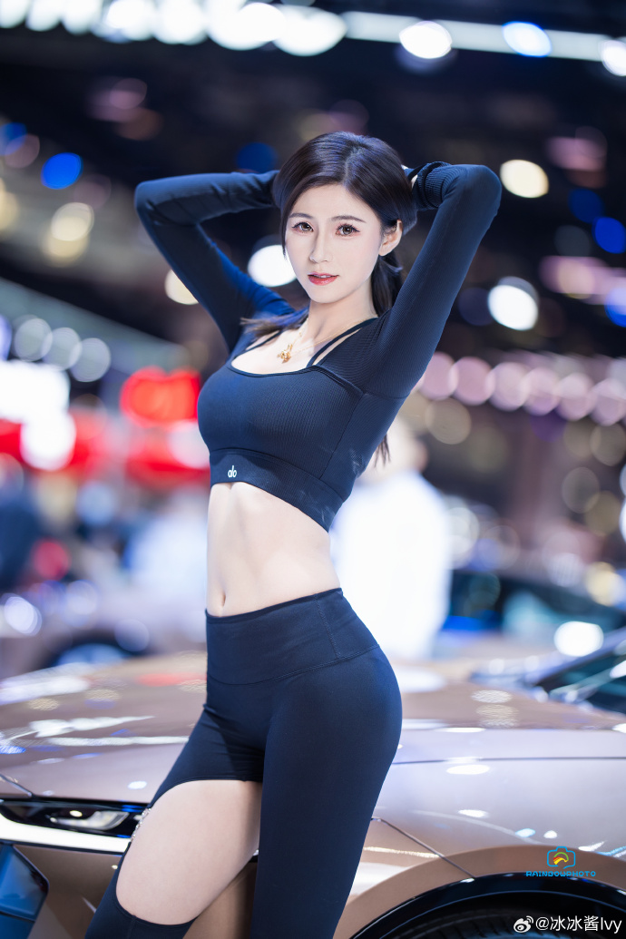 2025上海车展 车模小姐姐 冰冰酱 美女车模-第2张