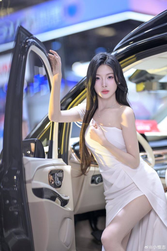 2025上海国际车展 小惟志 美女车模-第7张