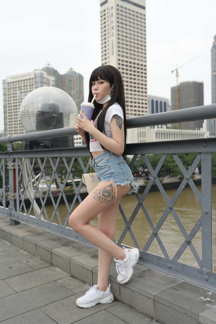 牛仔短裤小妹 清纯妹子-第3张