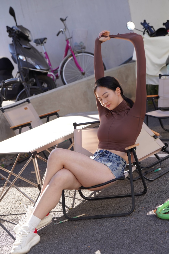 漂亮女孩动人无比的 怎可欢颜 清纯妹子-第2张