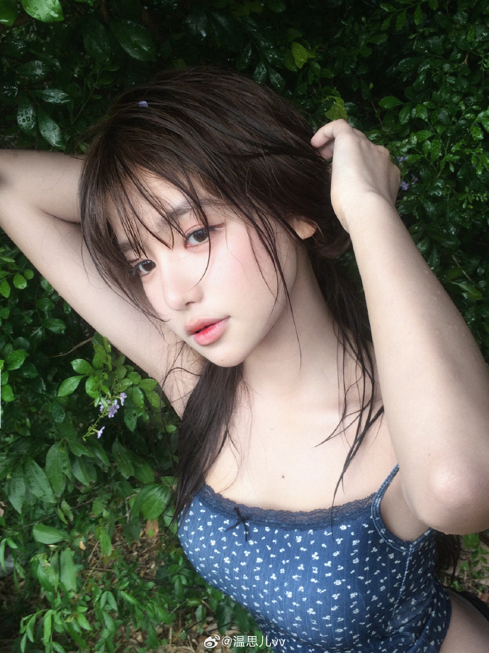 美女被雨淋湿的夏天 清纯妹子-第1张