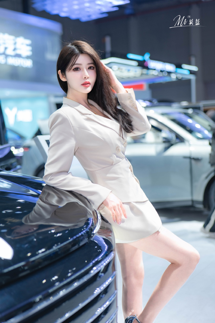 2025上海车展 小云云车模 美女车模-第2张