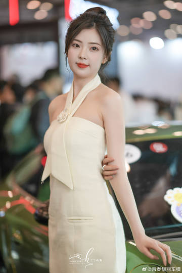 青春靓丽车模 春晓 美女车模-第2张
