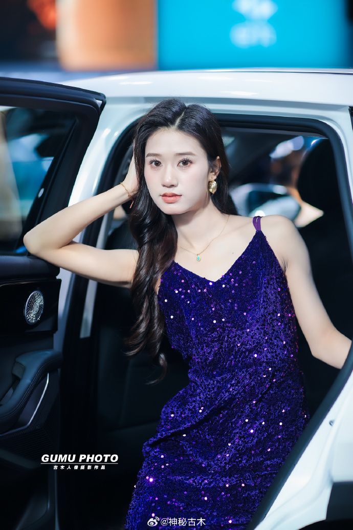 2025贵阳国际车展星途展台模特小姐姐 美女车模-第1张