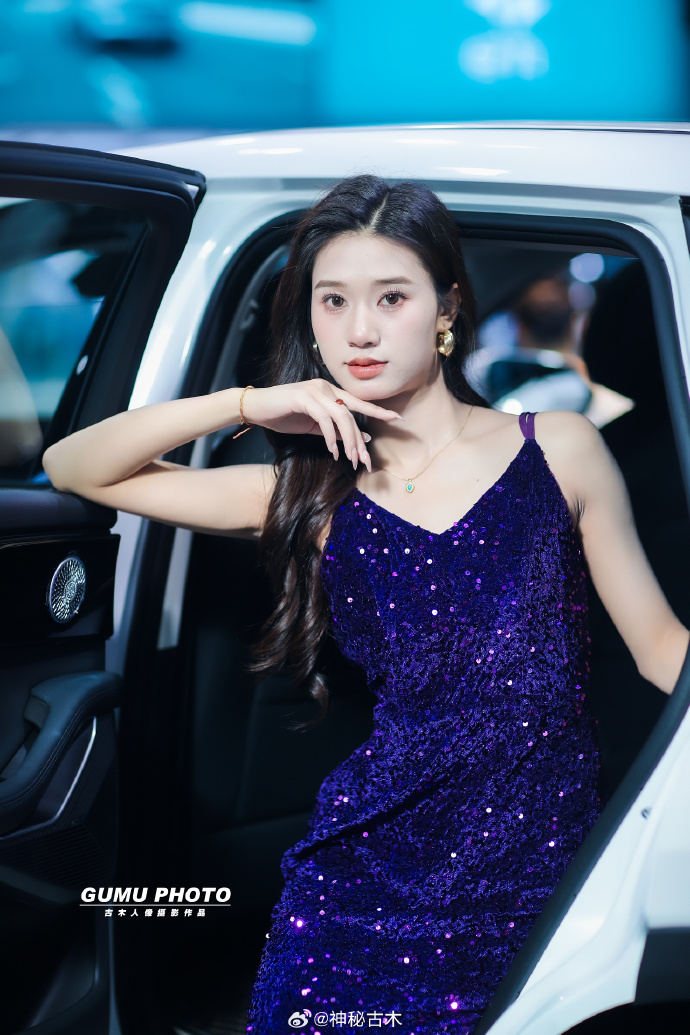 2025贵阳国际车展星途展台模特小姐姐 美女车模-第2张